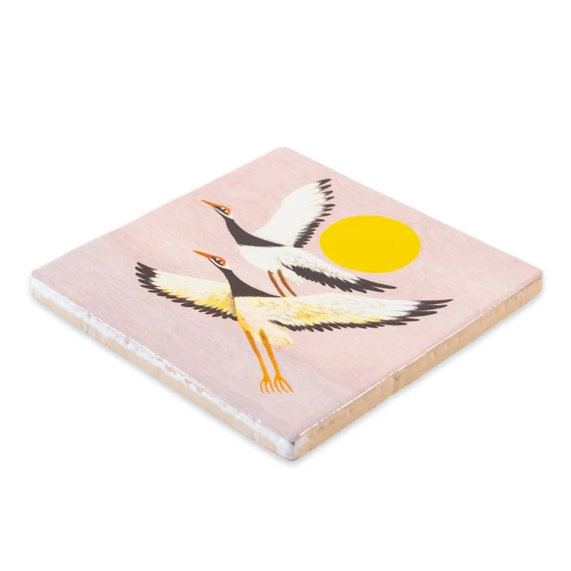 Decoratief muurkunstpaneel met vleugels en luchtballonnen, ontworpen door StoryTiles, formaat 10x10 cm.