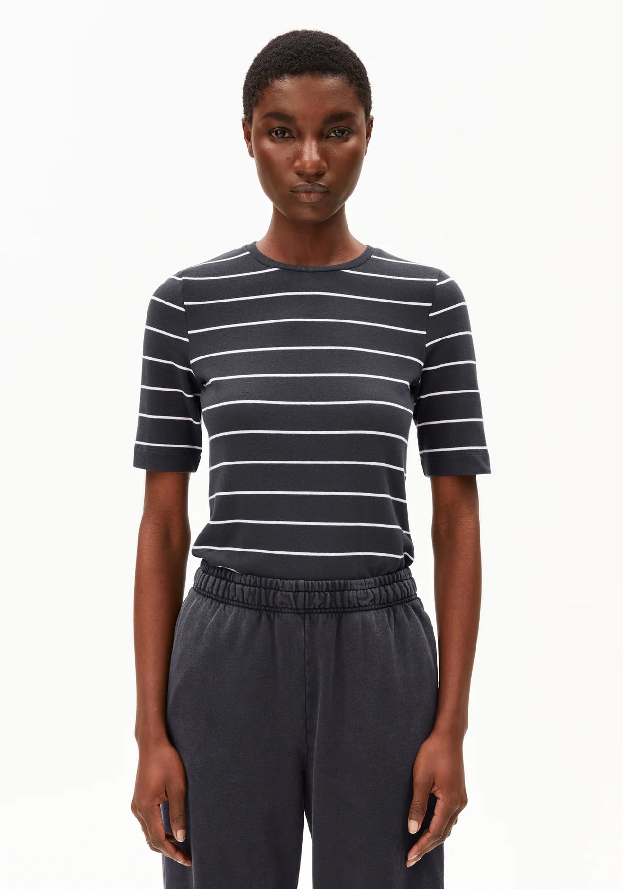 JAANISARA FINE STRIPE 3280 Dark Steel-Oatmilk