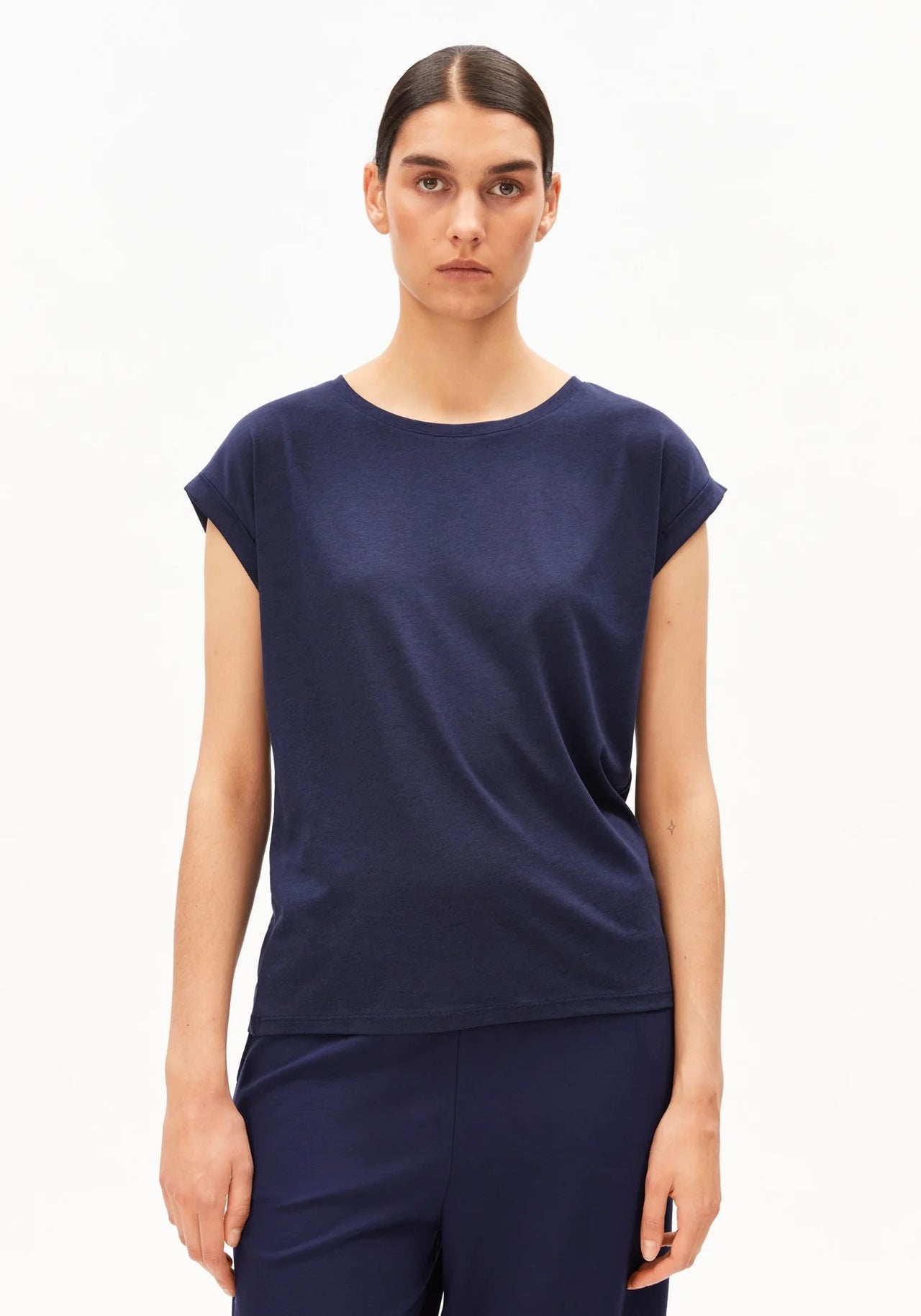 JILAANAT-SHIRT3232TintedNavy__1