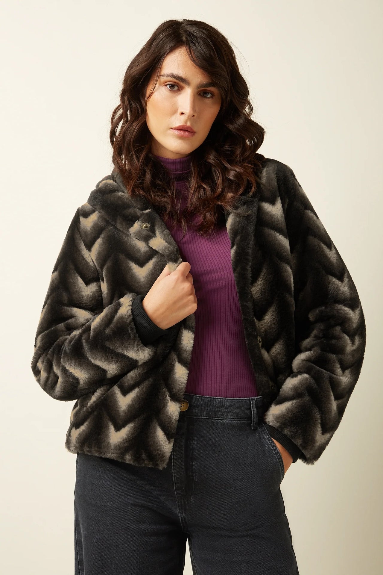 Judy Coat Deco Fur 001 Black - LEEF mode en accessoires