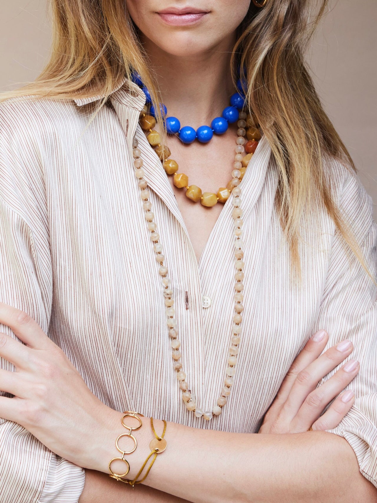 KORTE KETTING MET GROTE RONDE KRALEN / MORE COLOURS blauw