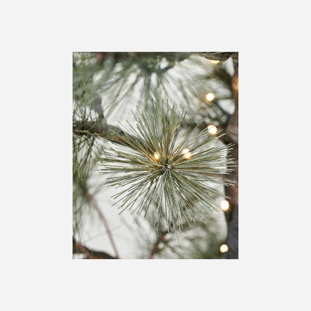 Kerstboom van House Doctor met LED-lampjes, hoogte 180 cm, versierd met warme lichtjes voor feestelijke sfeer