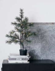 Kerstboom met LED-lampjes van House Doctor, 75 cm hoog, groen met sfeervolle verlichte takken voor festive decoratie