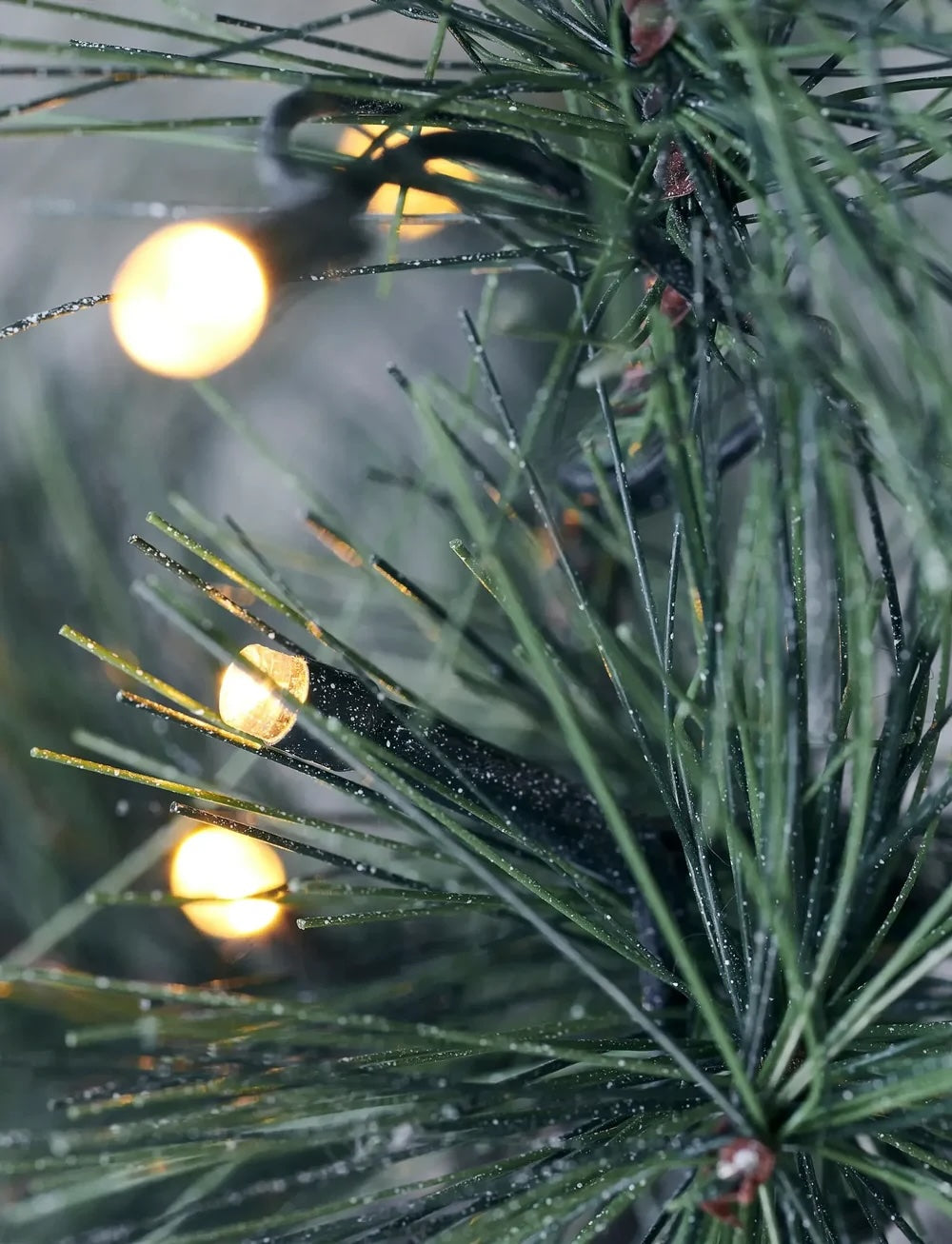 Kerstboom van House Doctor met LED-lampjes, hoogte 75cm, groen met sfeervolle verlichting voor kerstdecoratie.