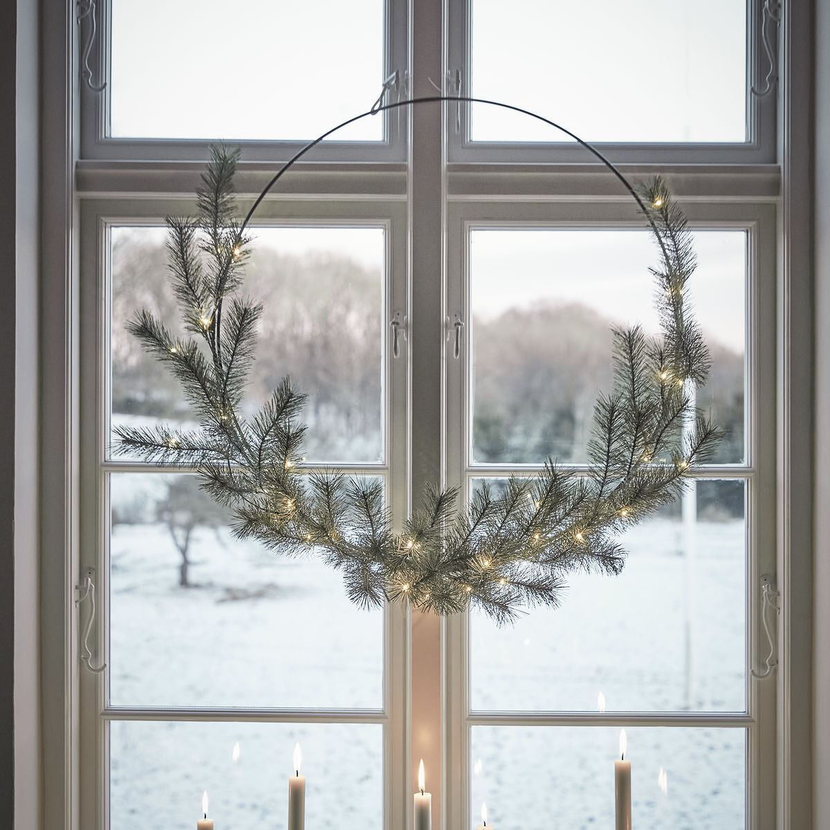 Decoratieve krans van 45 cm met LED-lichtjes van House Doctor, perfect voor sfeervolle versiering in huis.