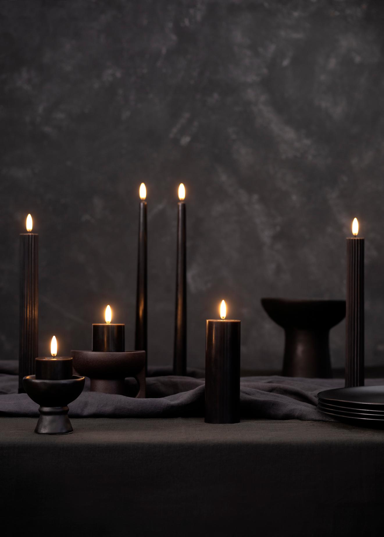 LED Slim Taper Candle 2-pack 2,3x32cm Plain Black Smooth - LEEF mode en accessoires