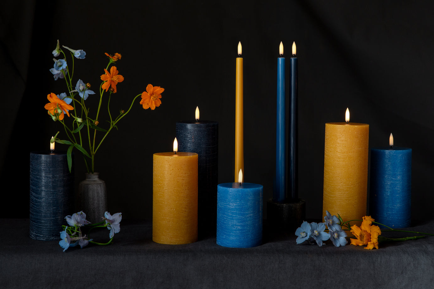 LED Slim Taper Candle 2-pack 2,3x32cm Royal Blue Smooth - LEEF mode en accessoires