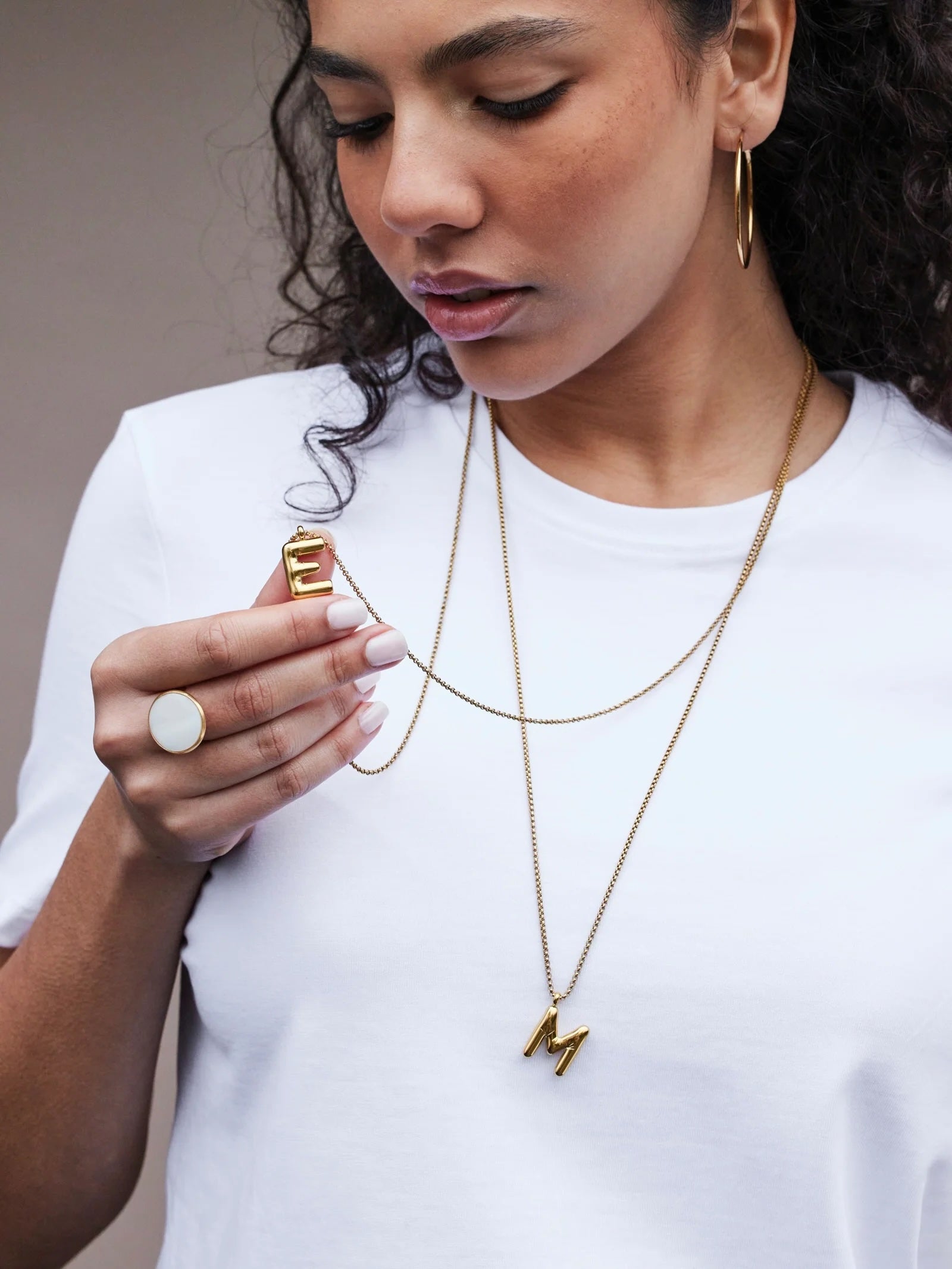 Lange ketting met letter hanger Q - LEEF mode en accessoires