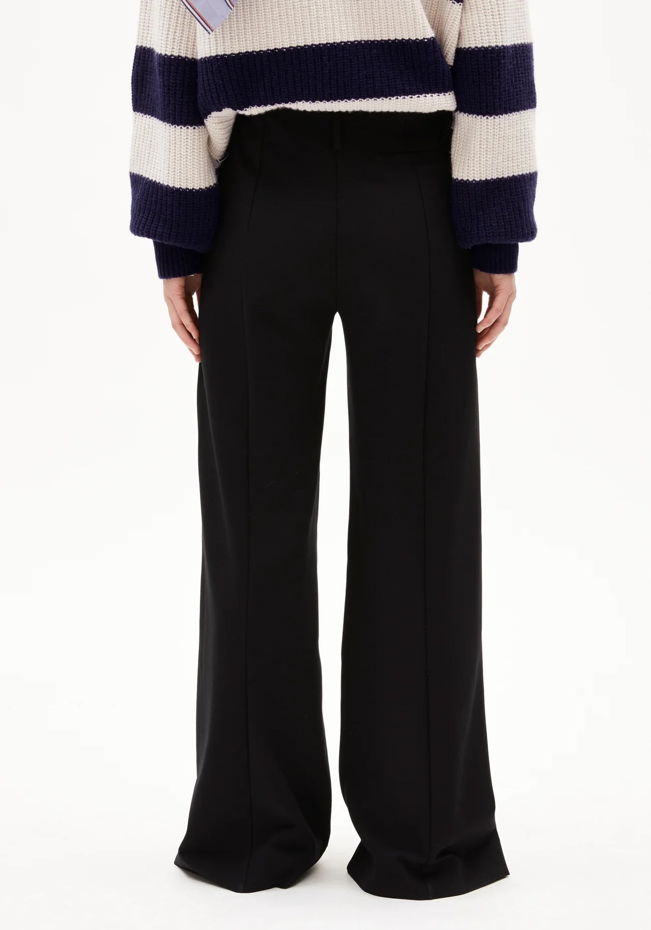 MAEVAA 105 Black