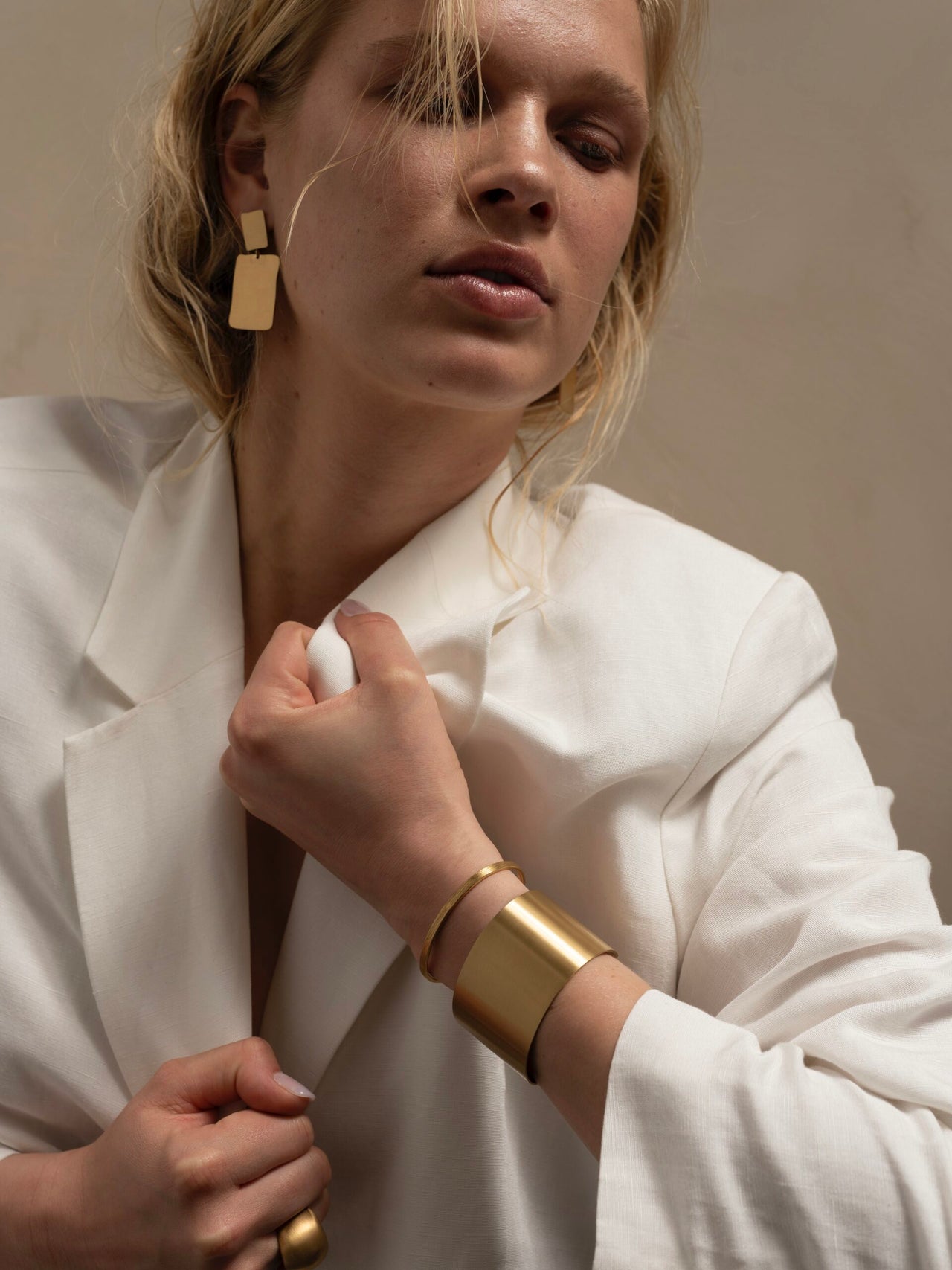 Matte Brede Bangle Signature Collection goud