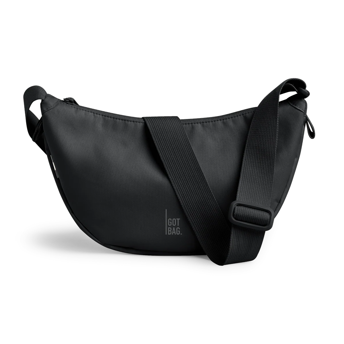 Zwarte Moon Bag Small Monochrome van Gotbag, kleine monochrome schoudertas met gestikte afwerking en zilverkleurige details.