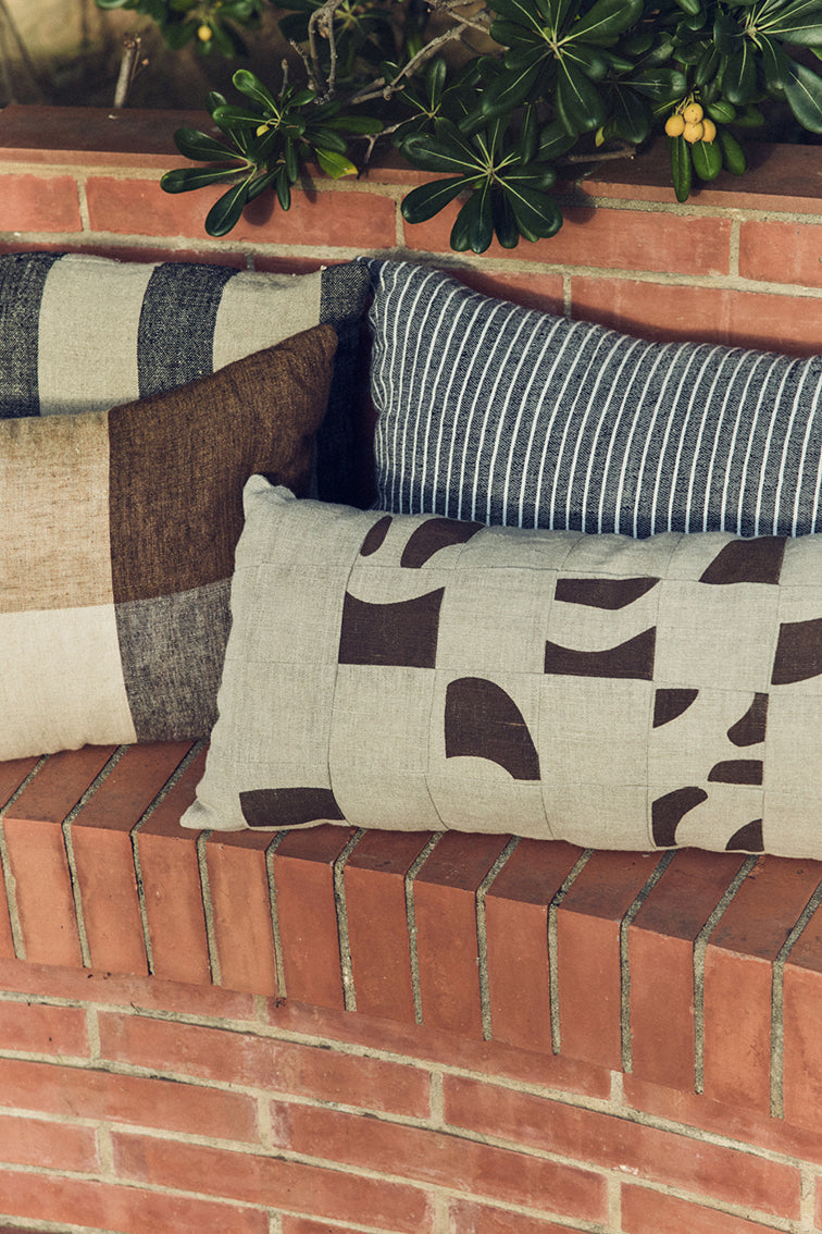 Natural patched cushion (70x30cm) - LEEF mode en accessoires