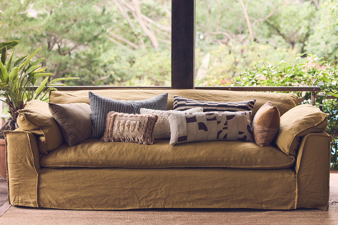 Natural patched cushion (70x30cm) - LEEF mode en accessoires