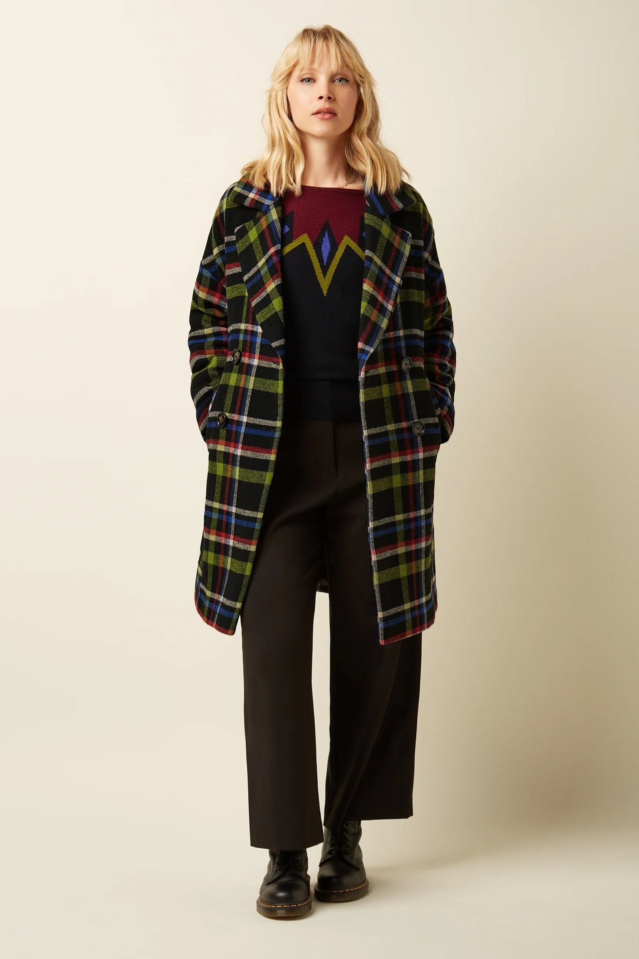 Nia Coat Karly Check 001 Black - LEEF mode en accessoires