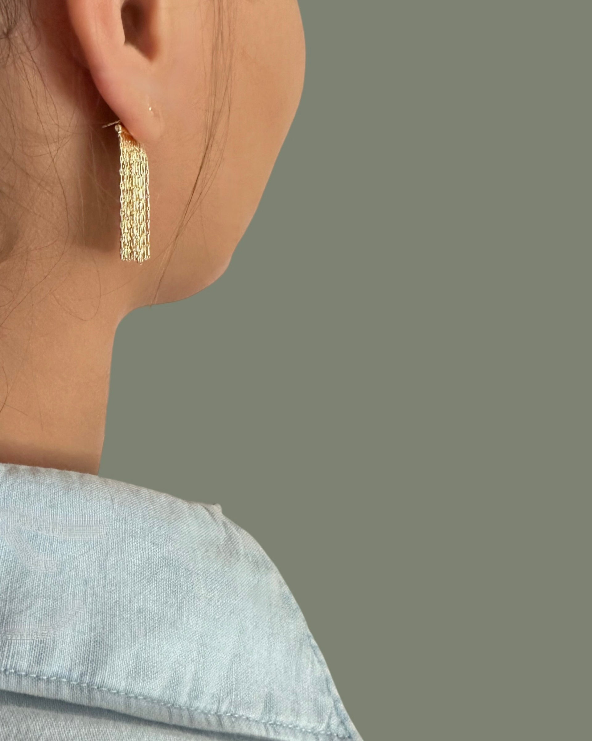 Oorsteker "Behind The Ear" met small ball goud - LEEF mode en accessoires