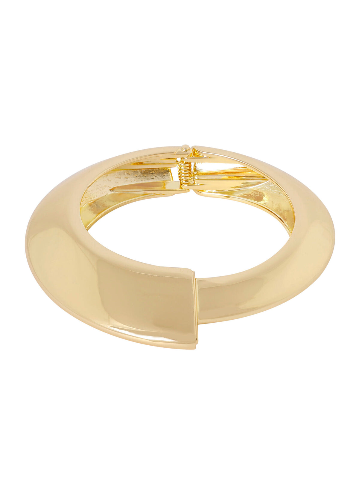 Goudkleurig plat organisch scharnierarmband van Ellen Beekmans met een uniek, natuurlijk ontwerp en verstelbare sluiting.