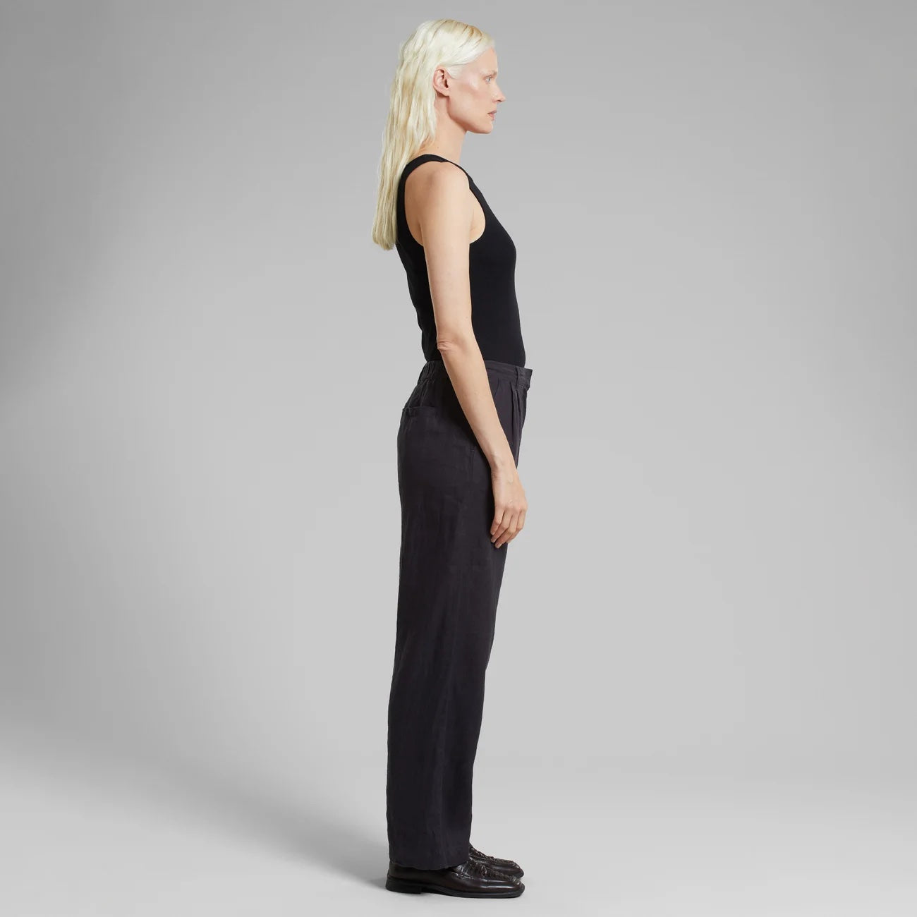 Pants Vickleby Linen Phntom Black Phantom Black - LEEF mode en accessoires