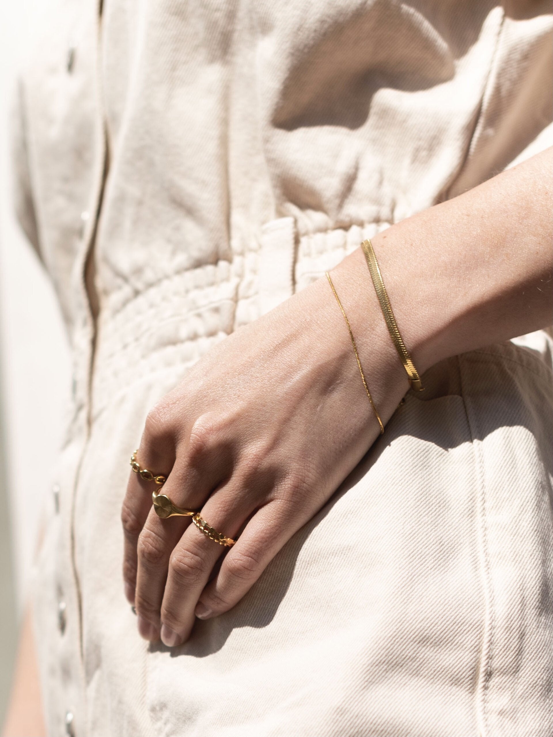 Platte snake armband goud - LEEF mode en accessoires