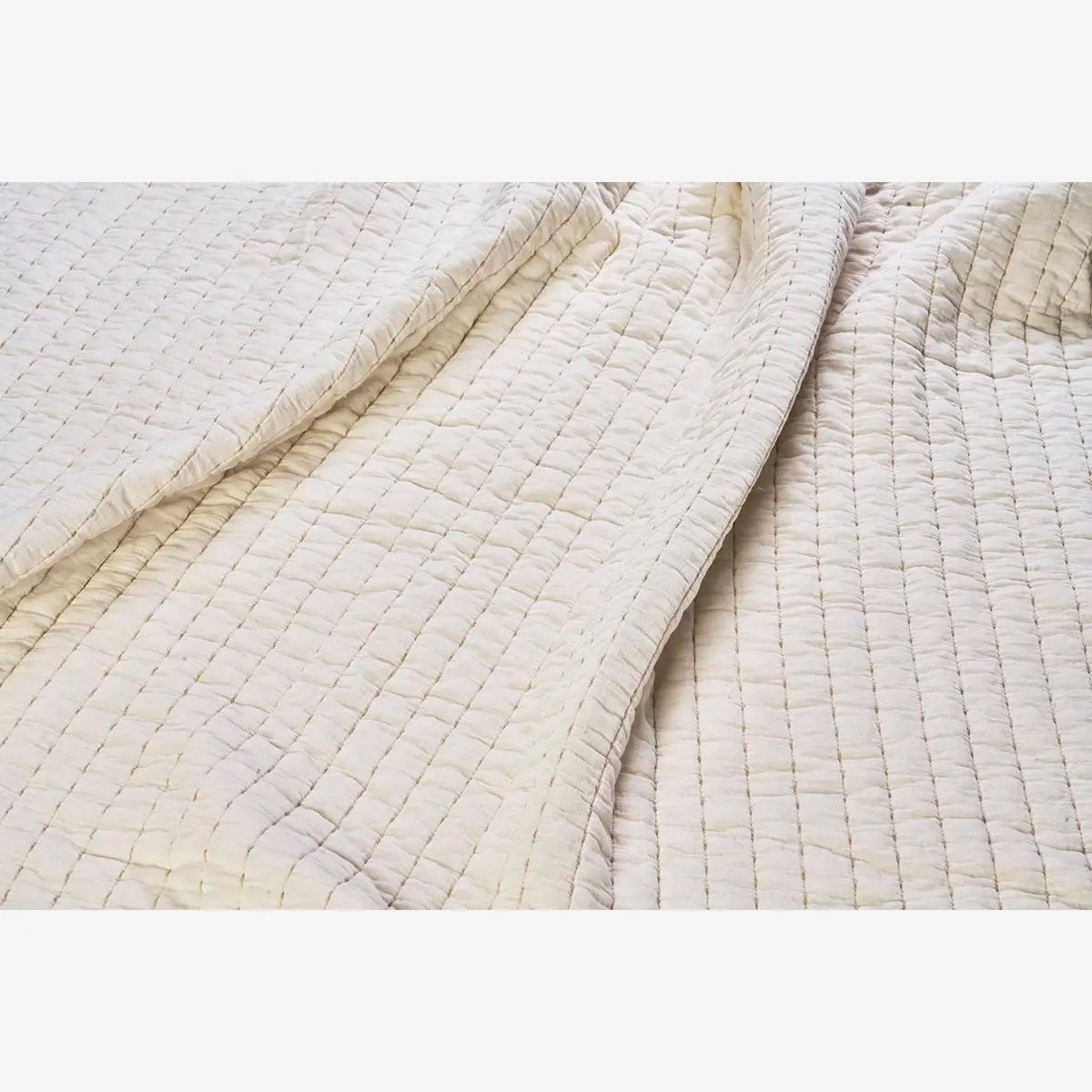 QUILTED COTTON BED COVER Ivory, Beige - LEEF mode en accessoires