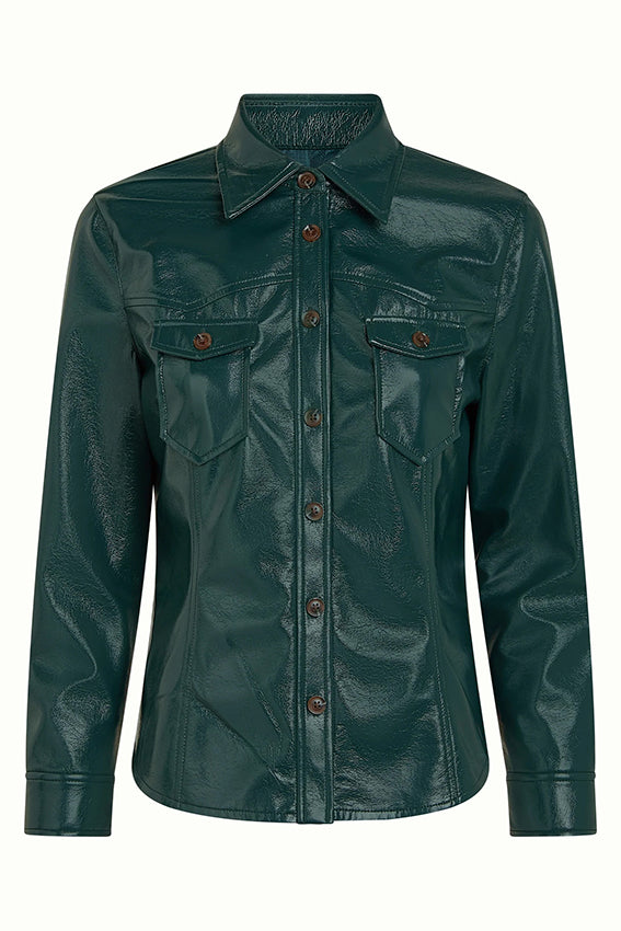 Groene Reily Jacket Shine 211 van King Louie, lichte en stijlvolle alpiene jas met glanzende afwerking, zichtbaar in de afbeelding