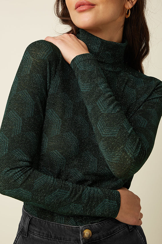 Groene rollneck top Noha 200 van King Louie, close-up van de zachte stof en ronde hals.