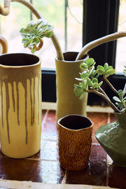 HKliving Rugged vaas in caramel kleur met een robuuste, textuurvolle uitstraling en een moderne, keramische afwerking.