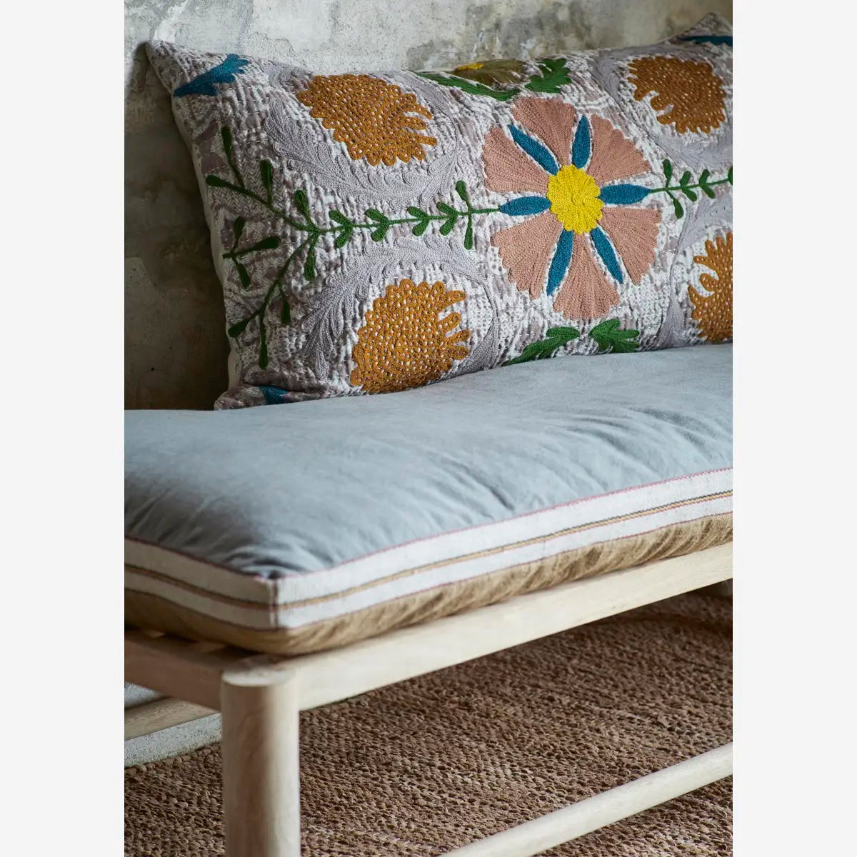 SUZANIEMBROIDEREDCUSHIONCOVER__2