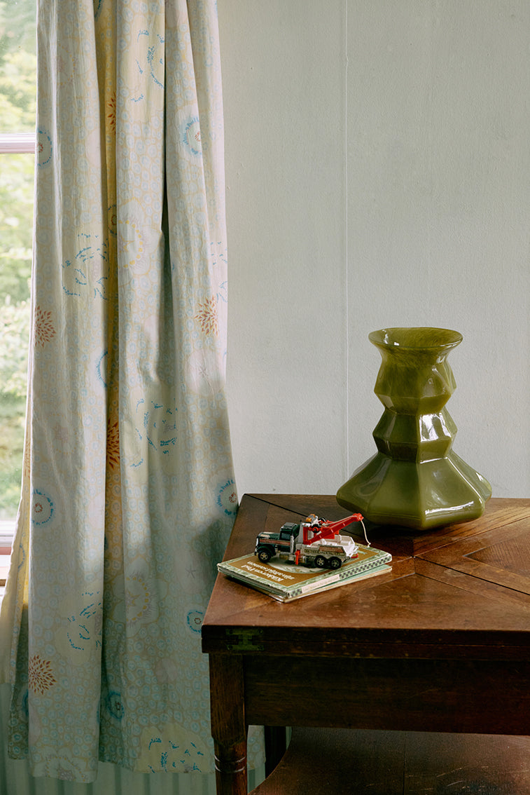 SilhoutteGlassVaseGreenGreen__4