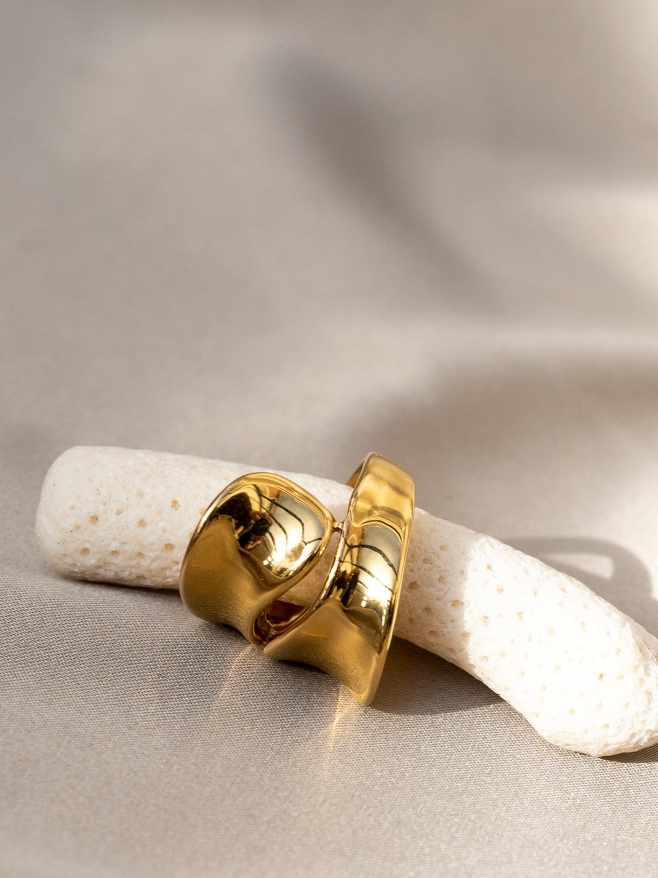 Swirl ring goud