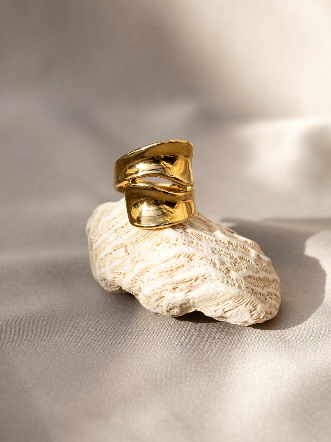 Swirl ring goud