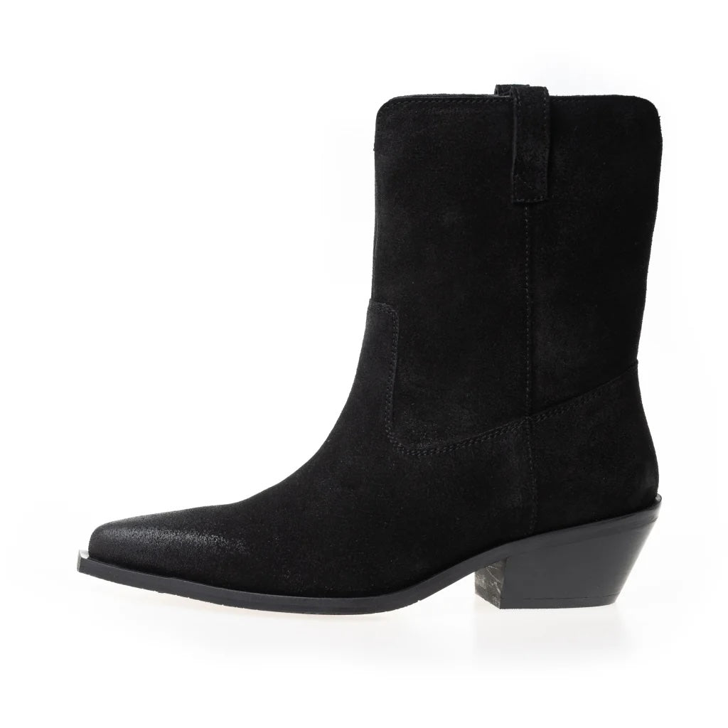 TheCoutureWalkS0001Black__3