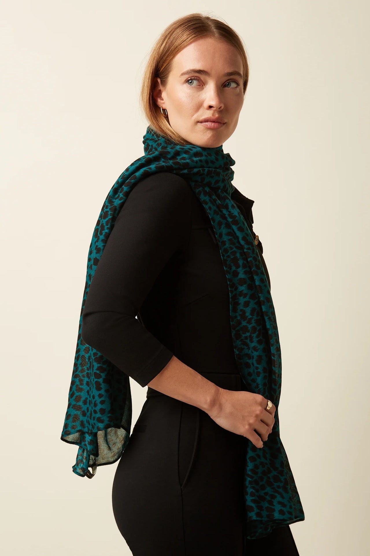 Tiger Scarf  358 Spruced Green - LEEF mode en accessoires