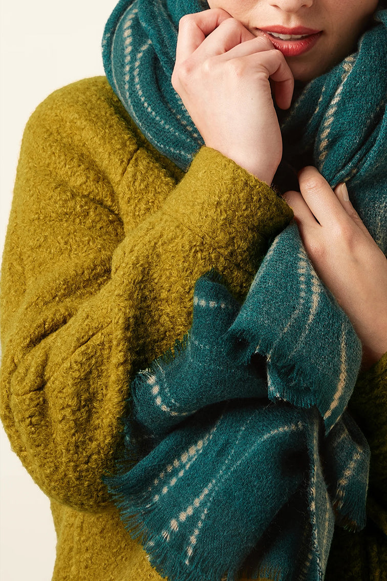 Twirl scarf 200 Pine Green