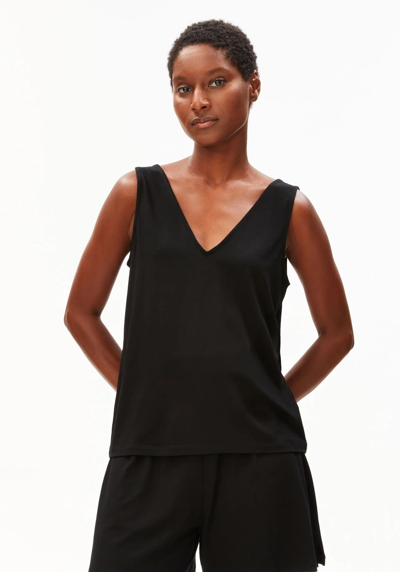 V-NECKJERSEYTOP105Black__1