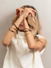 VERGULDE BANGLE MET ZWARTE EMAILLE (III) zwart - LEEF mode en accessoires