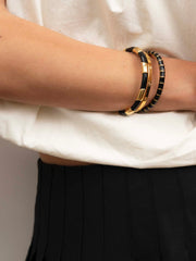 VERGULDE BANGLE MET ZWARTE EMAILLE (III) zwart - LEEF mode en accessoires