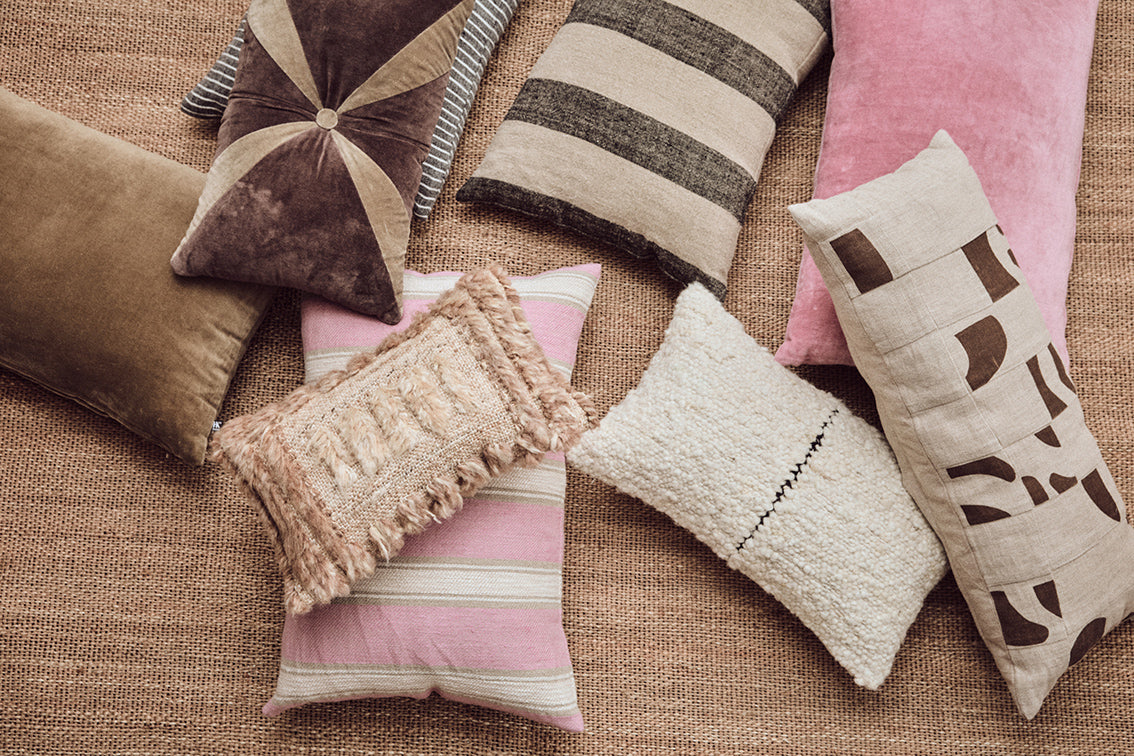 Velvet Brown Cushion (50x30) Brown - LEEF mode en accessoires