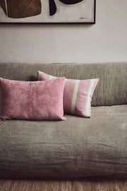 Velvet Cushion Rose (60x40cm) Rose - LEEF mode en accessoires
