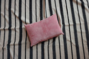 Velvet Cushion Rose (60x40cm) Rose - LEEF mode en accessoires