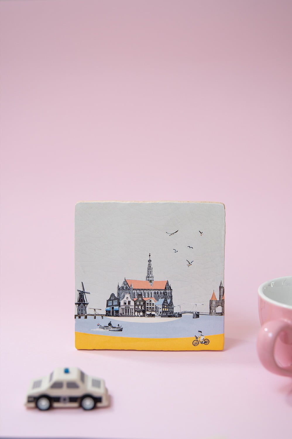 StoryTiles Verliefd op Haarlem 10x10 wandtegel met illustratie van Haarlemse grachten en historische gebouwen