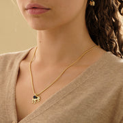 Wild Elephant Lapis Lazuli ketting van a Beautiful Story met natuurlijke blauwe lapis lazuli kralen en een olifantenhanger