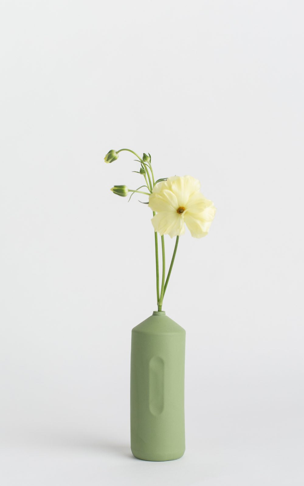 Bottle Vase #2 Dark Green van Foekje Fleur te koop bij LEEF mode en accessoires Meppel