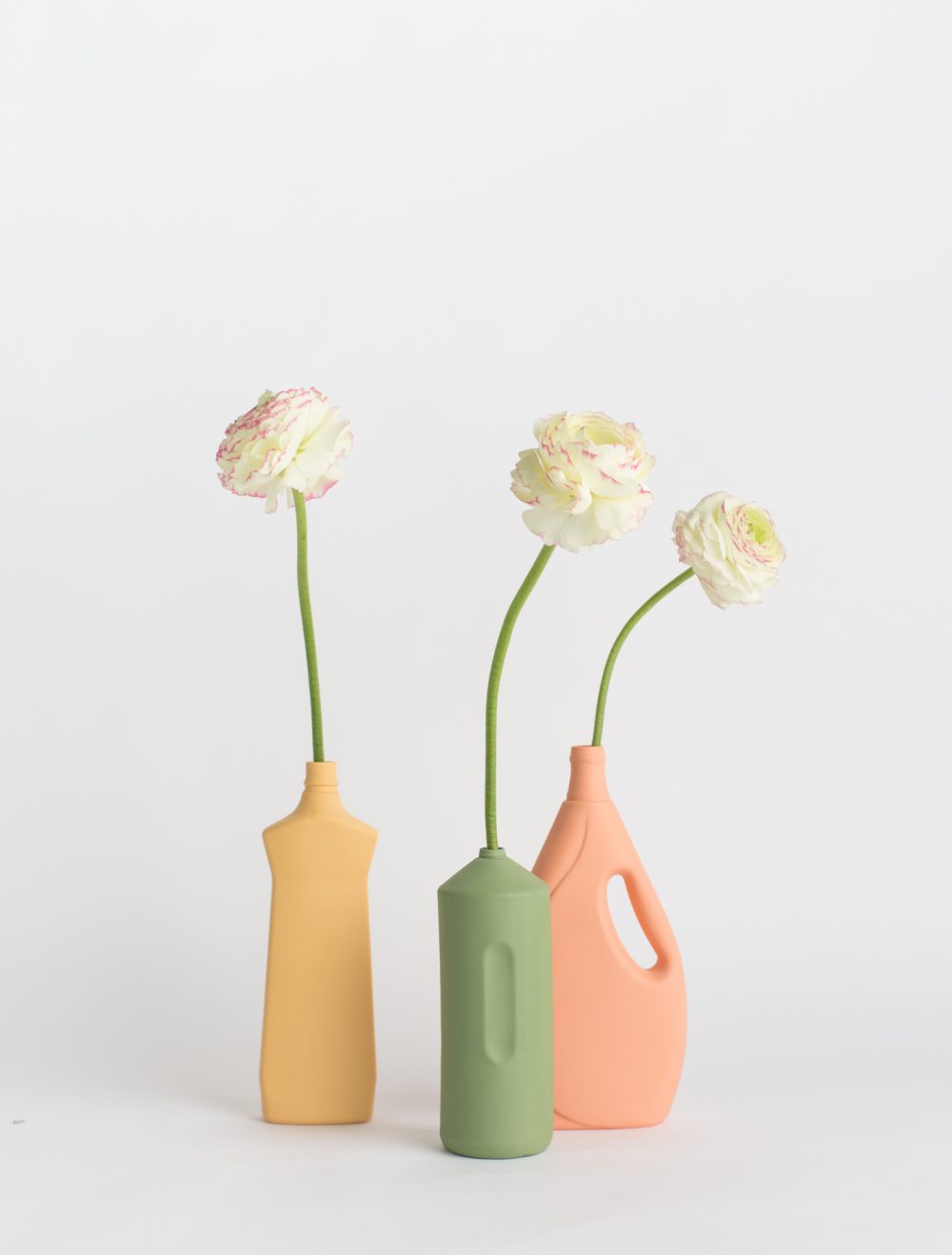 Bottle Vase #2 Dark Green van Foekje Fleur te koop bij LEEF mode en accessoires Meppel