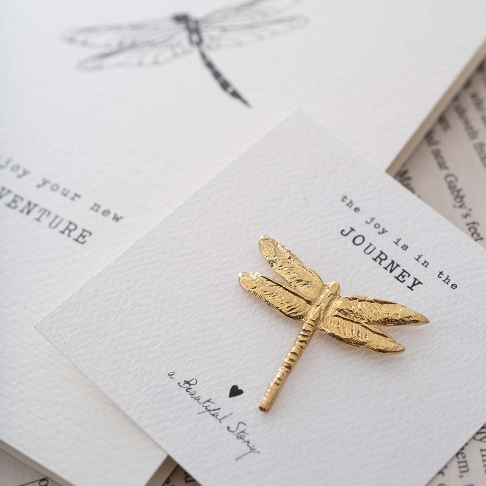 Brooch Dragonfly gold van a Beautiful Story te koop bij LEEF mode en accessoires Meppel