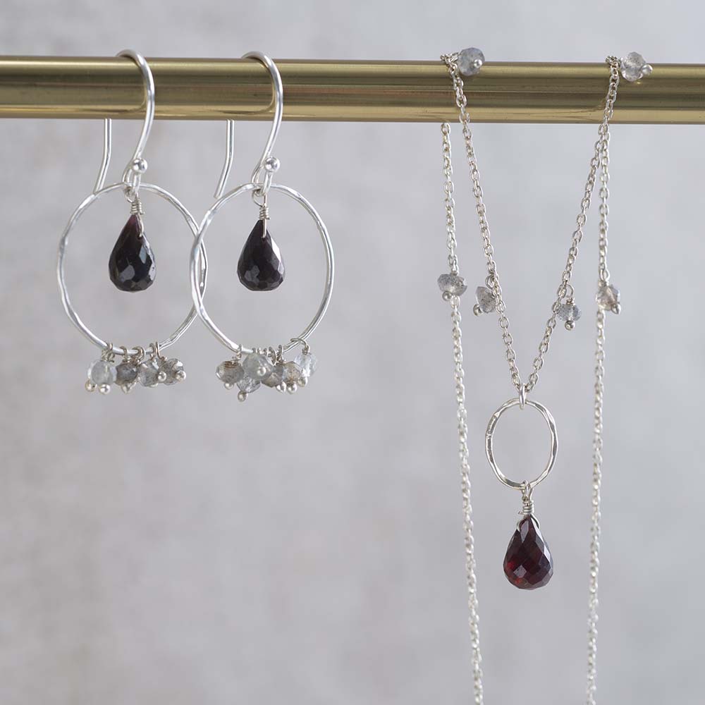 Heaven Garnet Labradorite Silver Necklace Garnet - LEEF mode en accessoires
