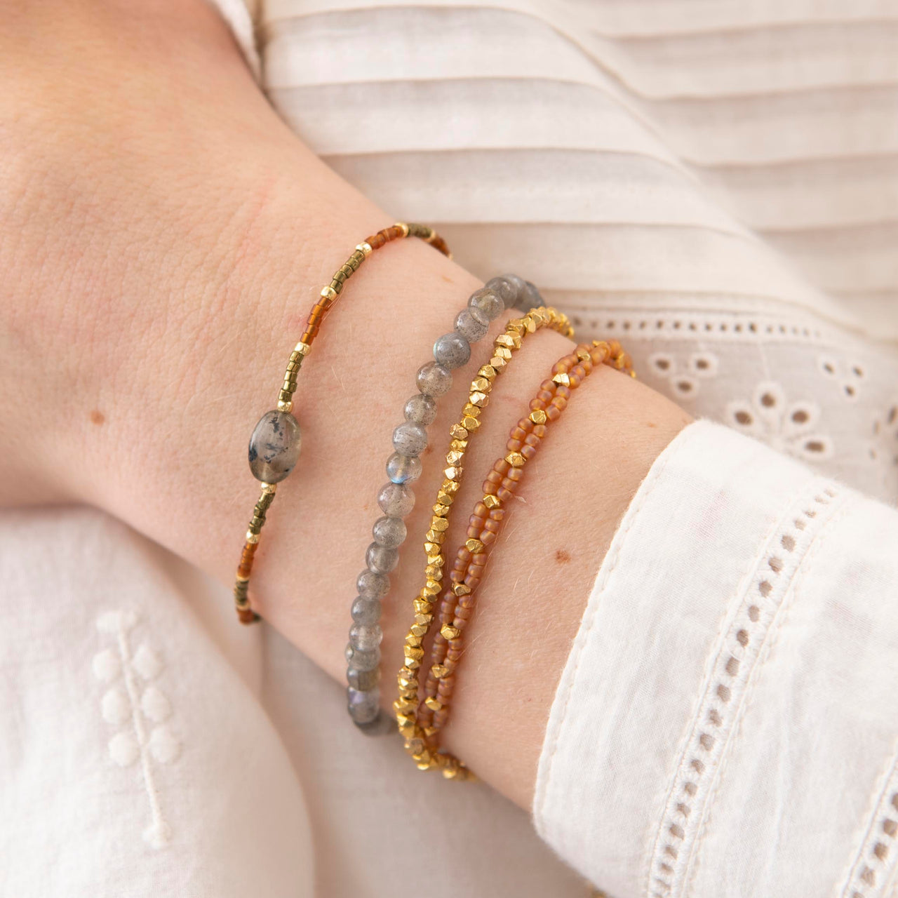 Loving Labradorite Gold Bracelet Labradorite - LEEF mode en accessoires
