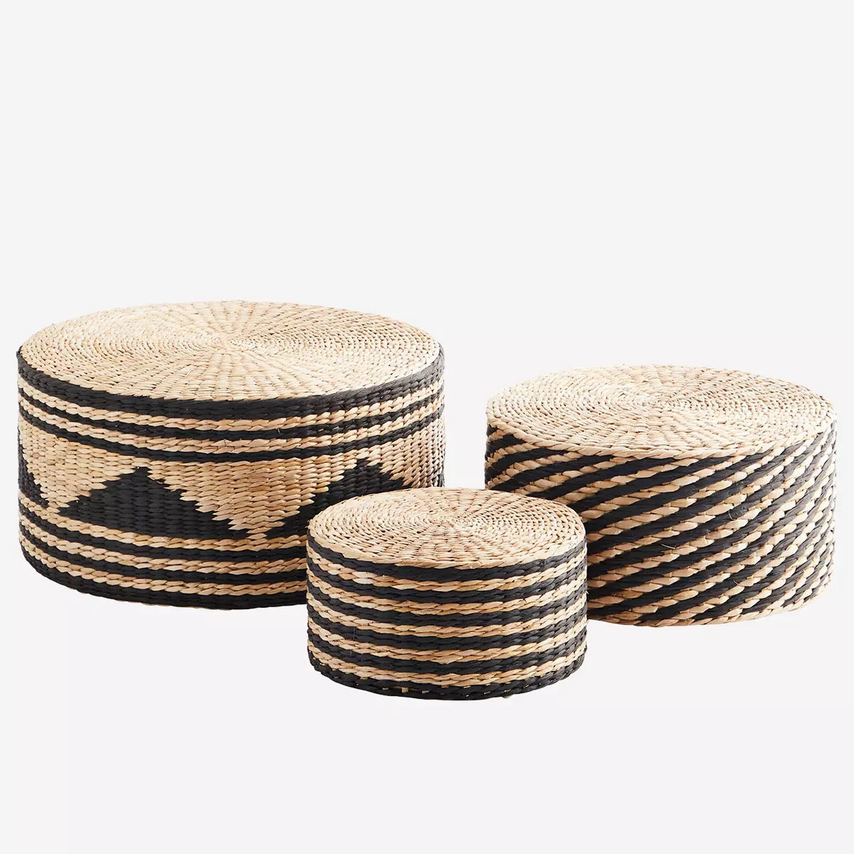 Seagrass Pouffes Large Black van Madam Stoltz te koop bij LEEF mode en accessoires Meppel