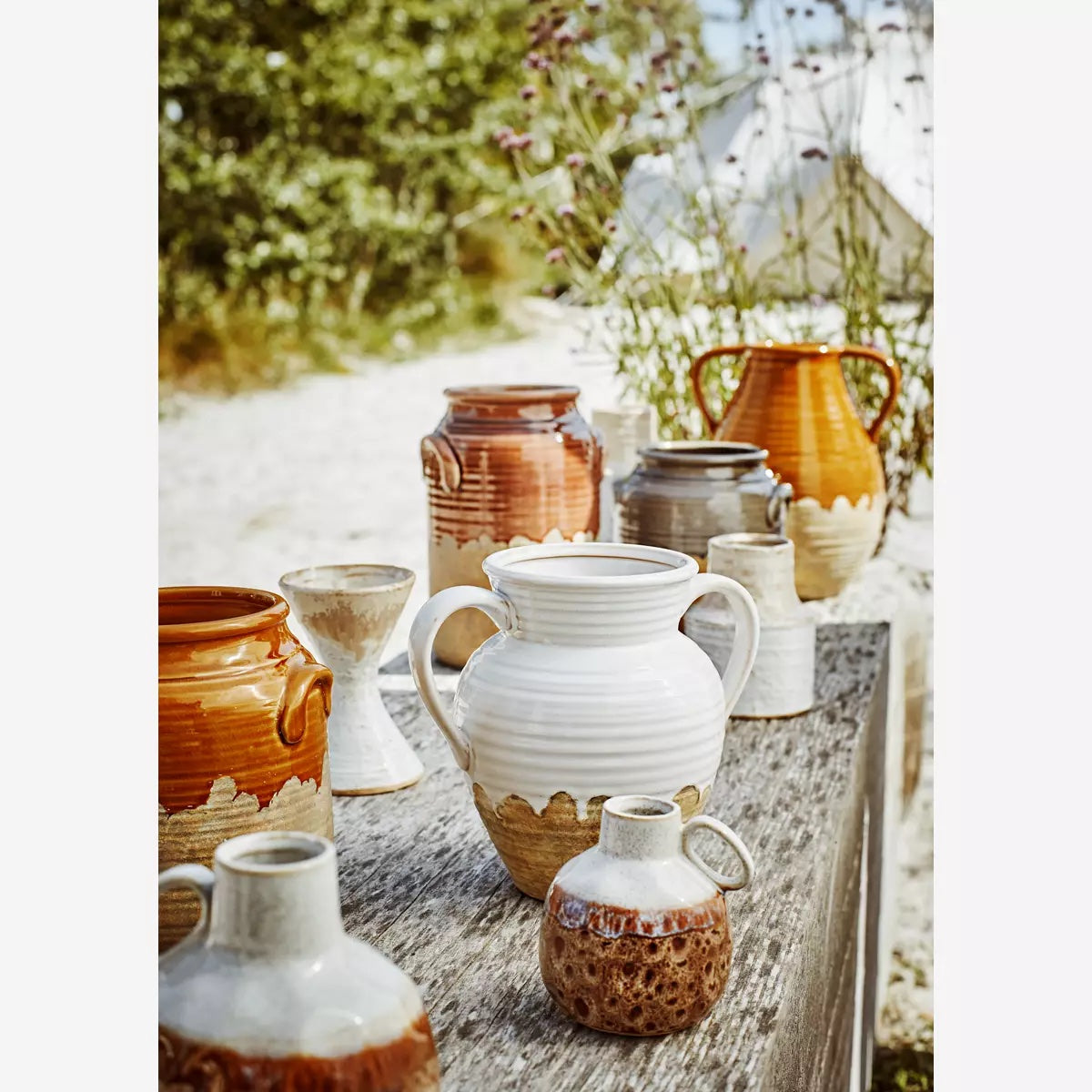 Stoneware Vase h:16cm Beige, White van Madam Stoltz te koop bij LEEF mode en accessoires Meppel