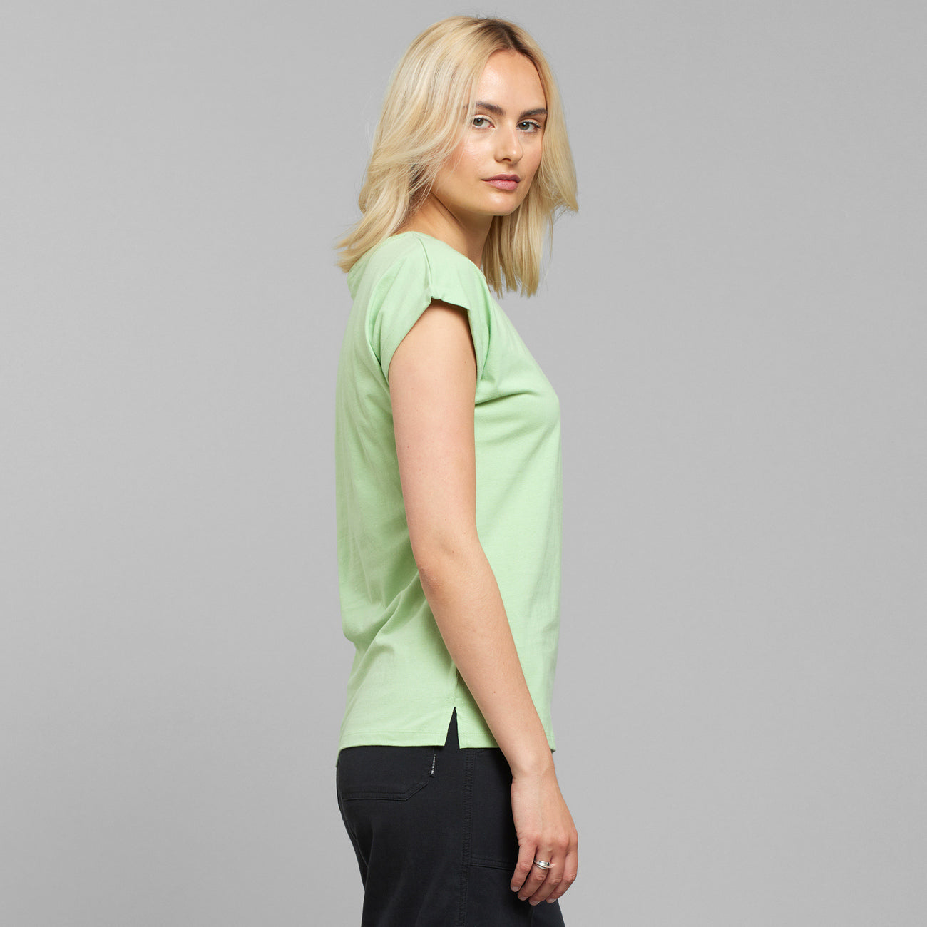 T-Shirt Visby Base Quiet Green - LEEF mode en accessoires