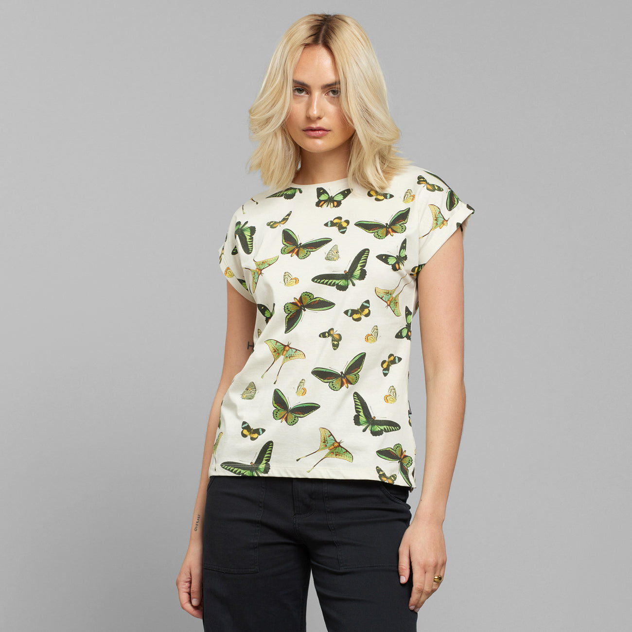 T-shirt Visby Butterfly  Navy - LEEF mode en accessoires